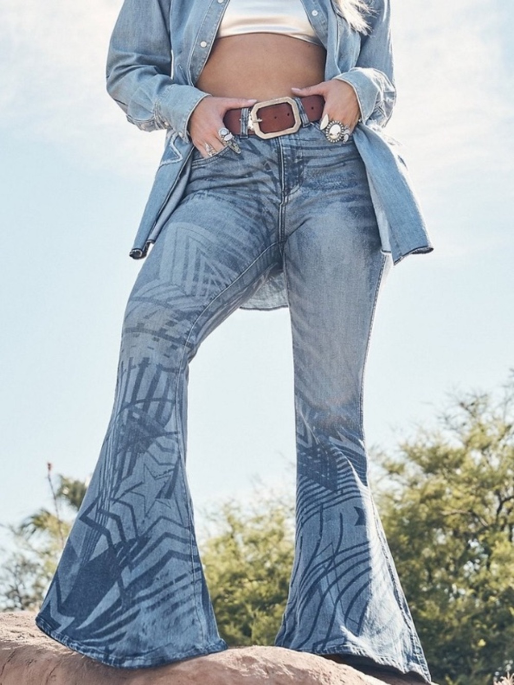 Wrangler x Lainey Wilson Rockstar Bell Bottom Jeans 28x30 High Rise Flare